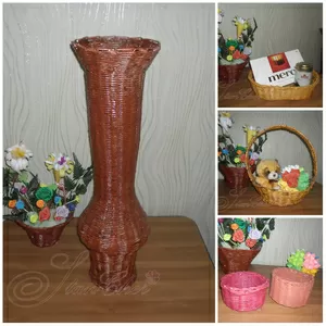 Разнообразные плетёные изделия: корзинки вазы