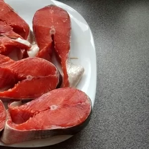 Продам свежемороженая рыба оптом: Горбуша,  кета,  сельдь,  скумбрия,  минтай,  навага,  икра красная