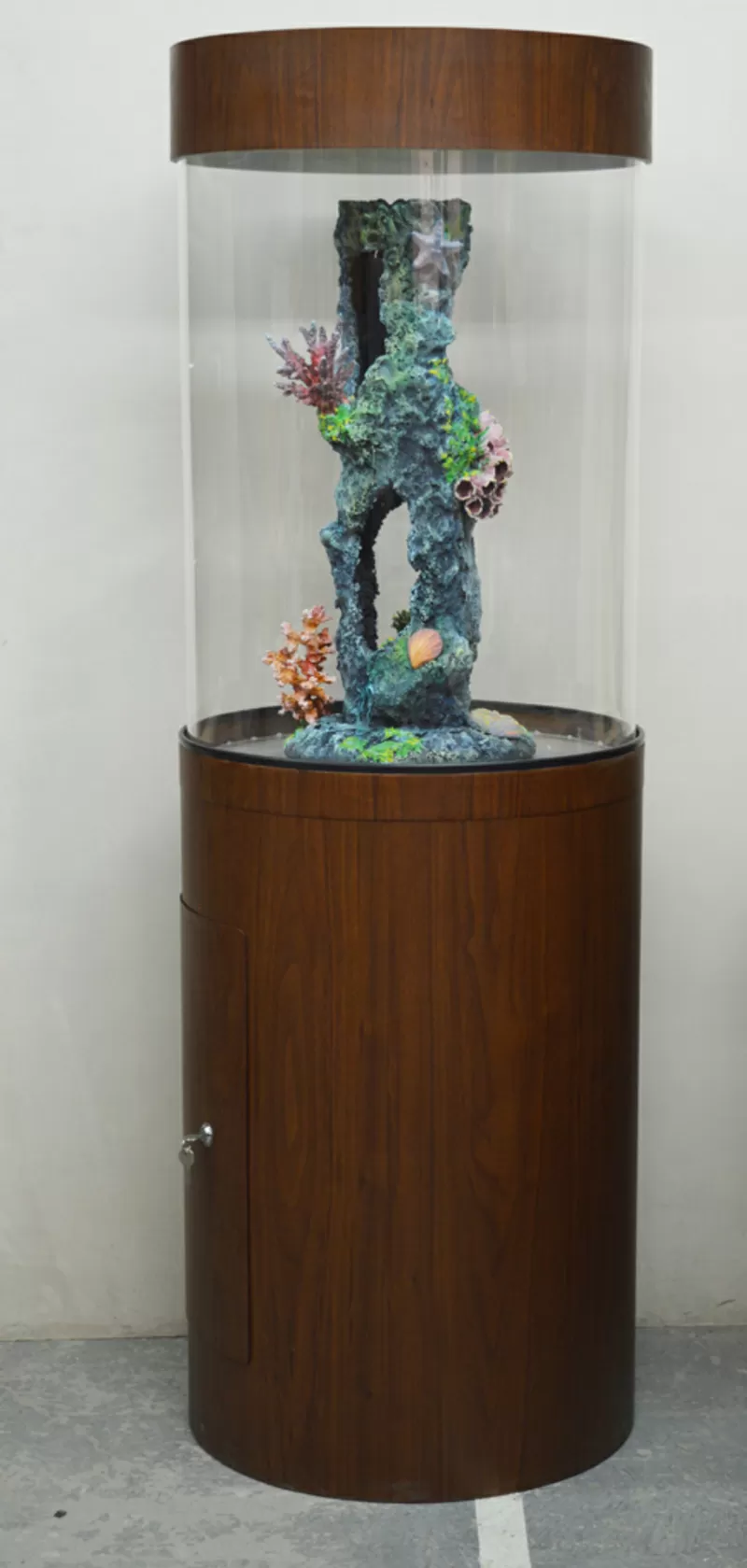 Цилиндрический аквариум для Ваших рыбок 150л 3