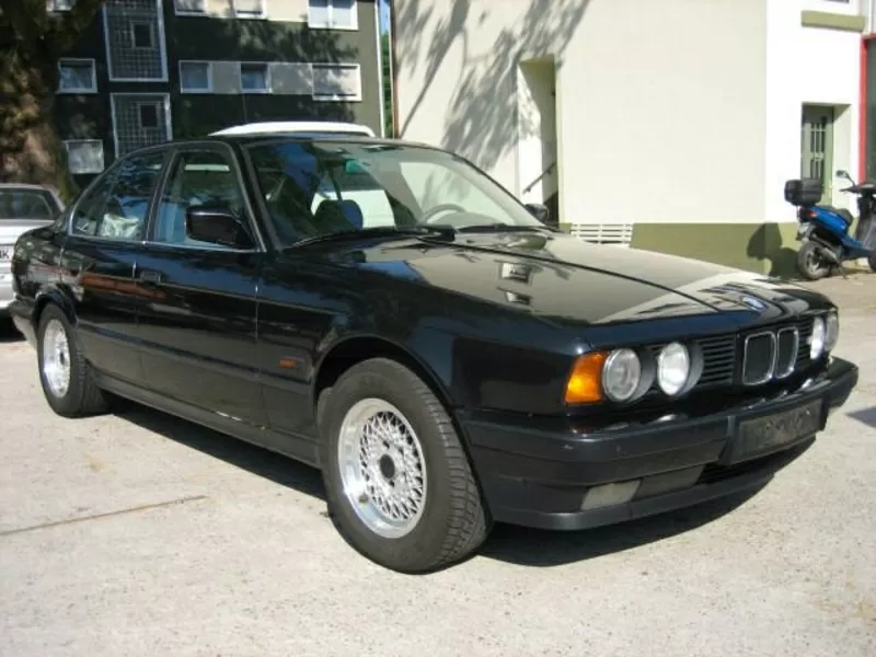 BMW 520 .                      